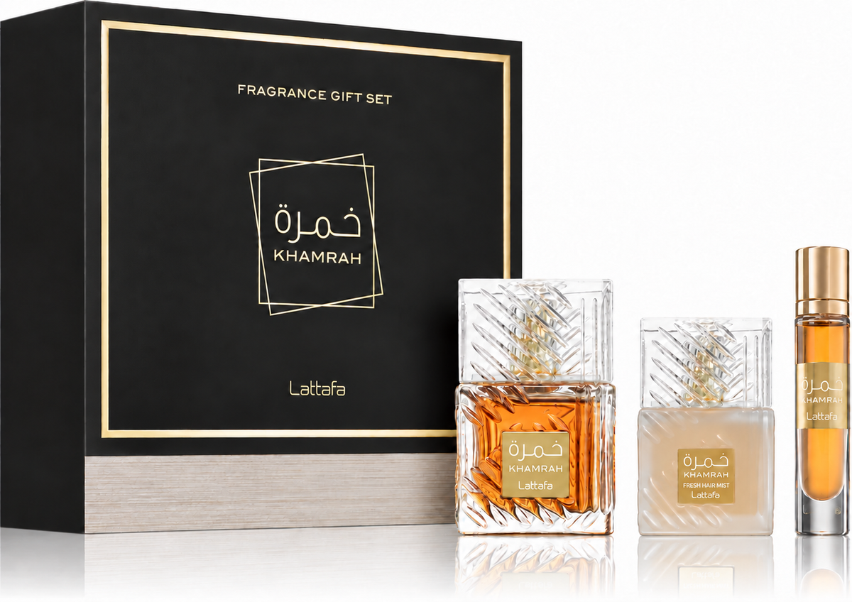 Lattafa Khamrah Geschenkset mit 100 ml Eau de Parfum, 12 ml Reisespray und 50 ml Haarparfum vor schwarzer Geschenkbox